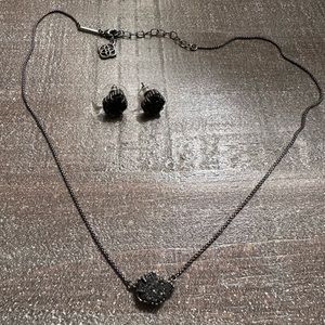 kendra scott black earrings and necklace set